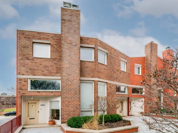 1213 Central St APT C, Evanston, IL 60201