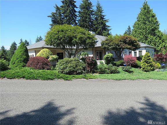 4th image of 64 Deer Hollow Cir