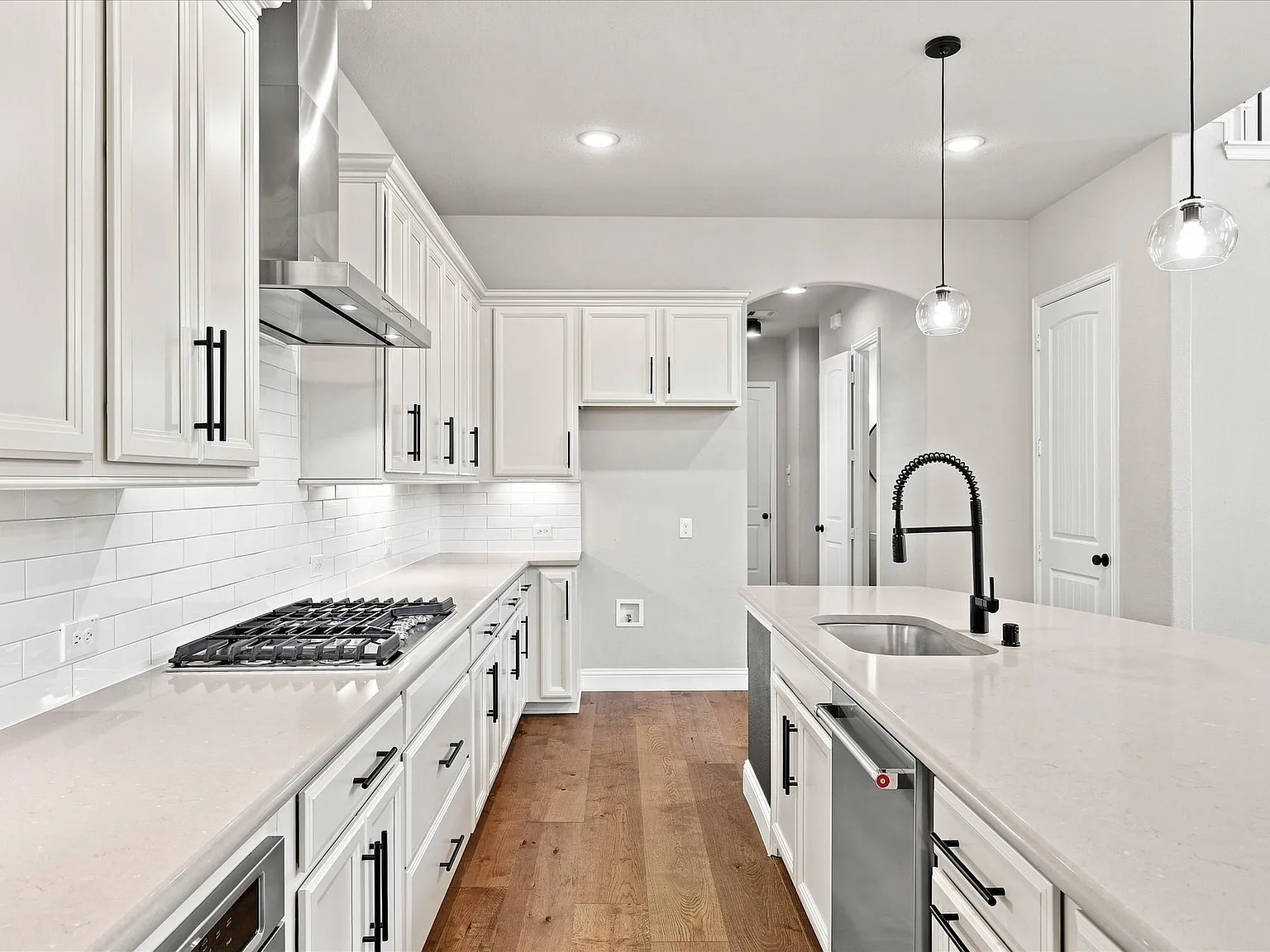 316 Julia Ln — Photo 2
