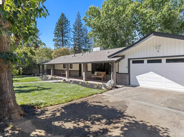 3084 Walnut Blvd, Walnut Creek, CA 94596