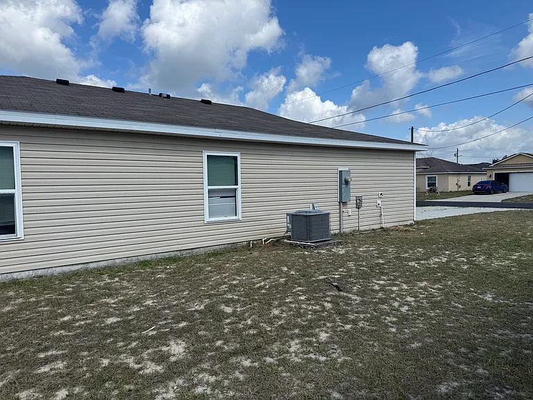 108 Tulip Ln — Photo 7