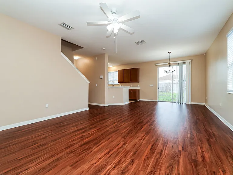 12122 Fern Haven Ave — Photo 4