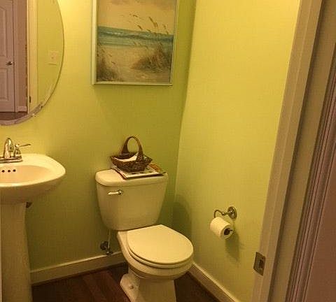 1/2 bathroom