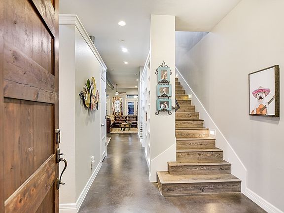 5th image of 605 W Johanna St