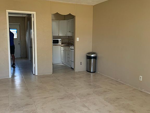 3rd image of 2901 Polk St