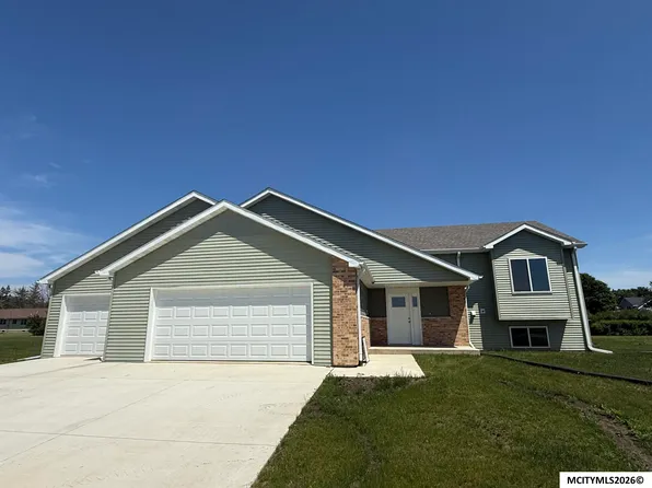 507 Boulder Ln, Saint Ansgar, IA 50472