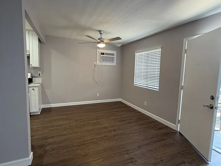 5916 Burnham Ave — Photo 4