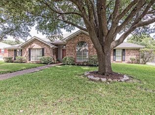 116 Whispering Meadows Dr, Hewitt, TX 76643