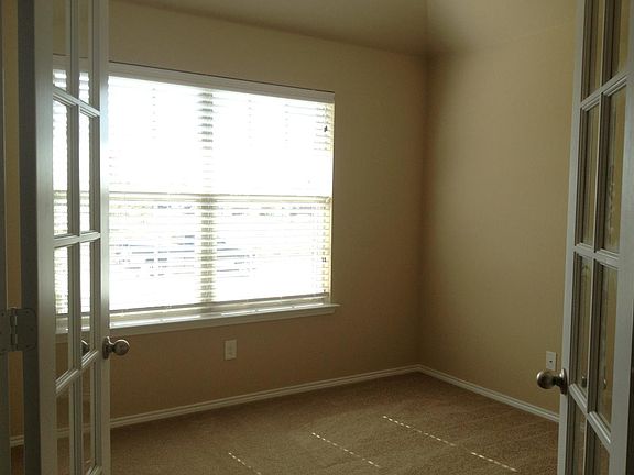 3rd image of 1265 Waterford Dr