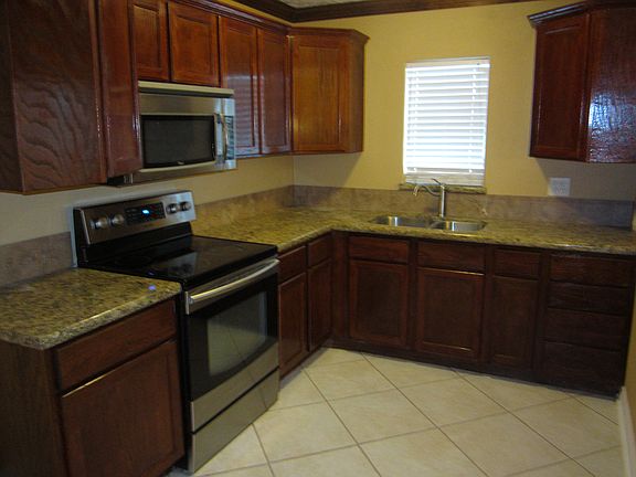 5th image of 1213 W Sidnor St