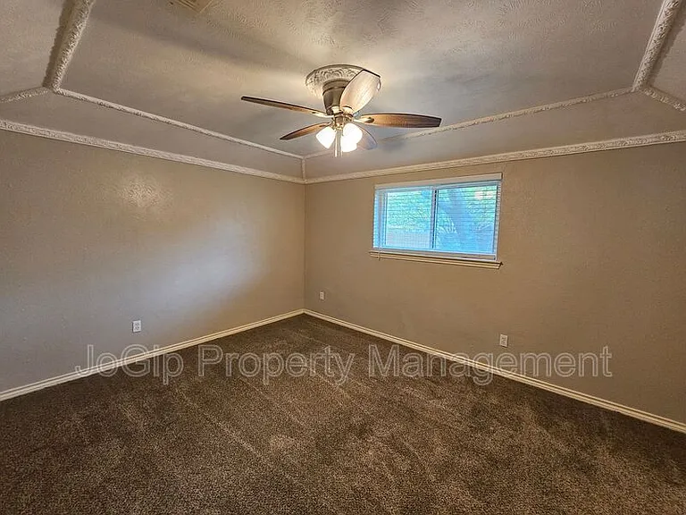 216 Wesley Dr — Photo 25