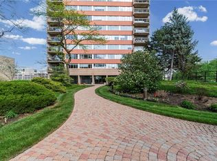2510 Grand Blvd APT 2701, Kansas City, MO 64108