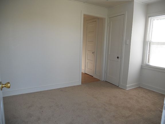 5th image of 515 W. Seventh St.