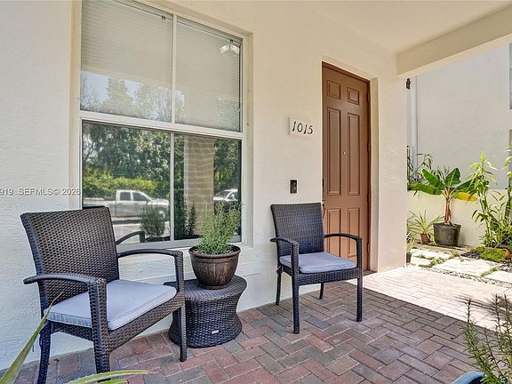 5th image of 4760 Mimosa Pl Unit 1015