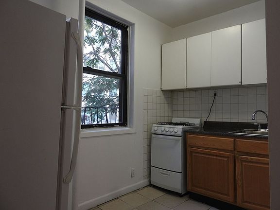 2nd image of 161 E 33rd St #3L