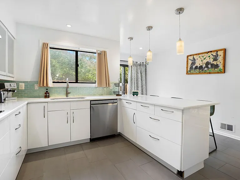 5351 Strathmore Ave — Photo 13