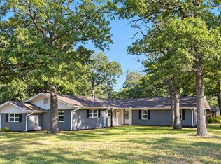 17 Circle Dr, Denison, TX 75021