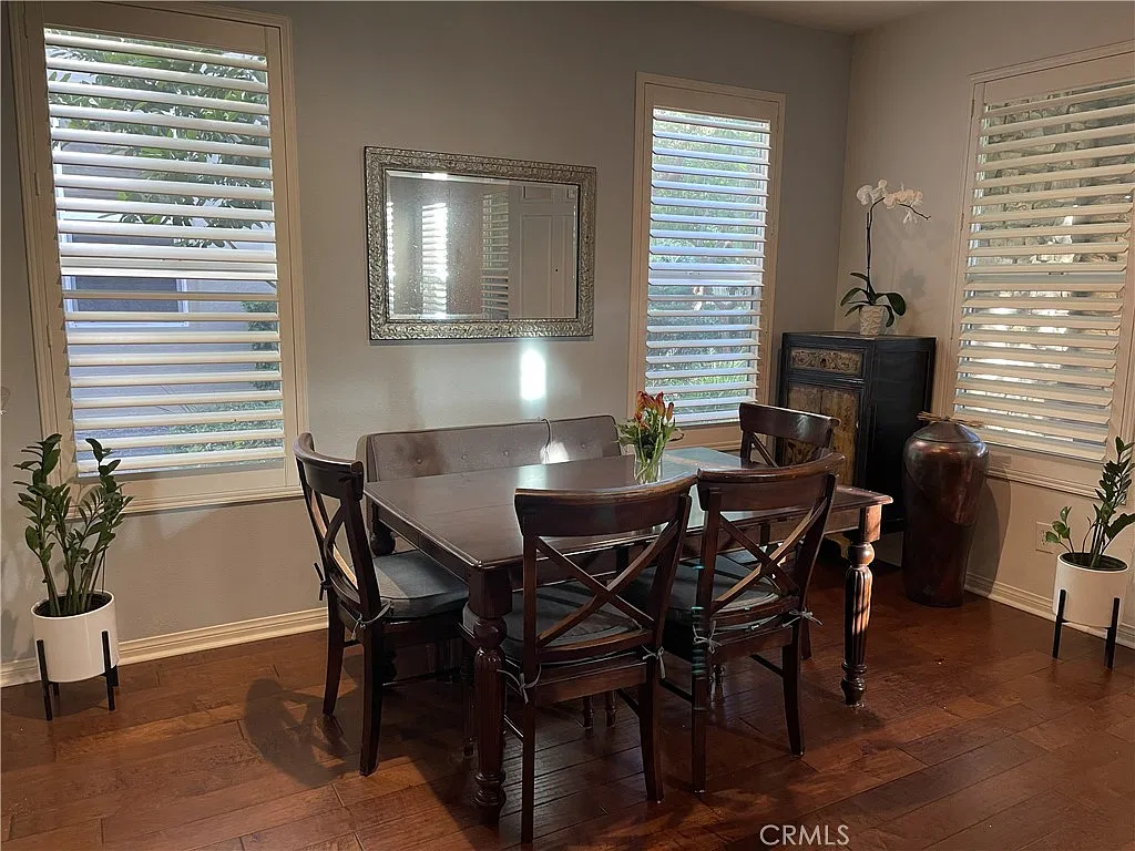 3 bed, 2.5 bath, 1480 sqft, $3,900 — Photo 2