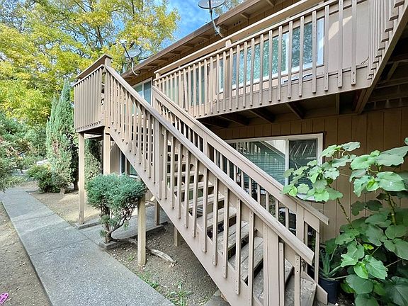 3rd image of 1416 Myrtle St APT 10