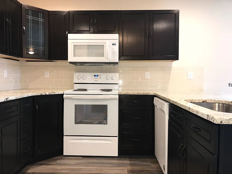 613 S Locust Ln #A — Photo 5
