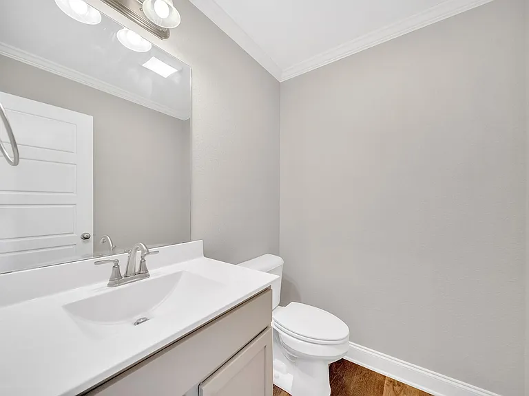 HILLRISE APARTMENTS — Photo 28