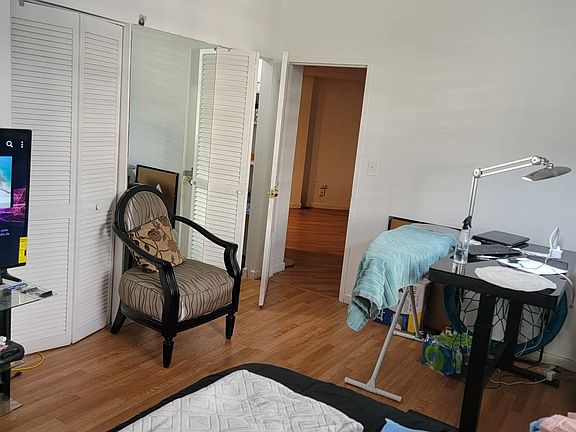 5th image of 999 Brickell Bay Dr #350