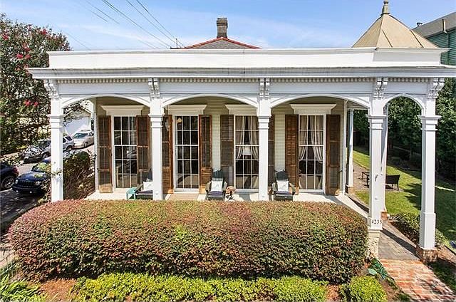 1st image of 4235 Prytania St