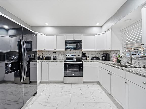 5th image of 718 BAY VISTA BOULEVARD S