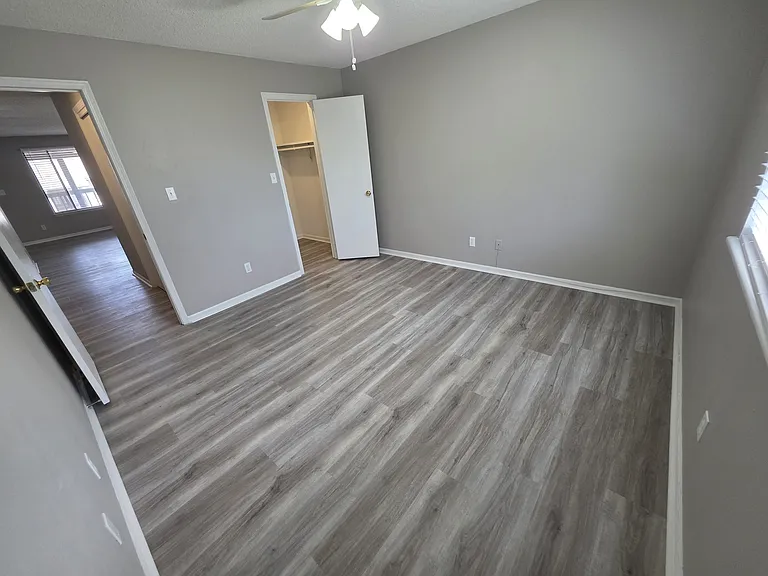 5230 SW 10th Ave #8 — Photo 6