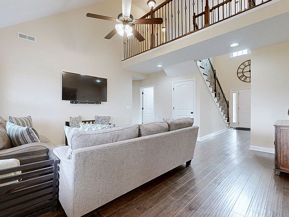 4th image of 1504 Round Rock Dr