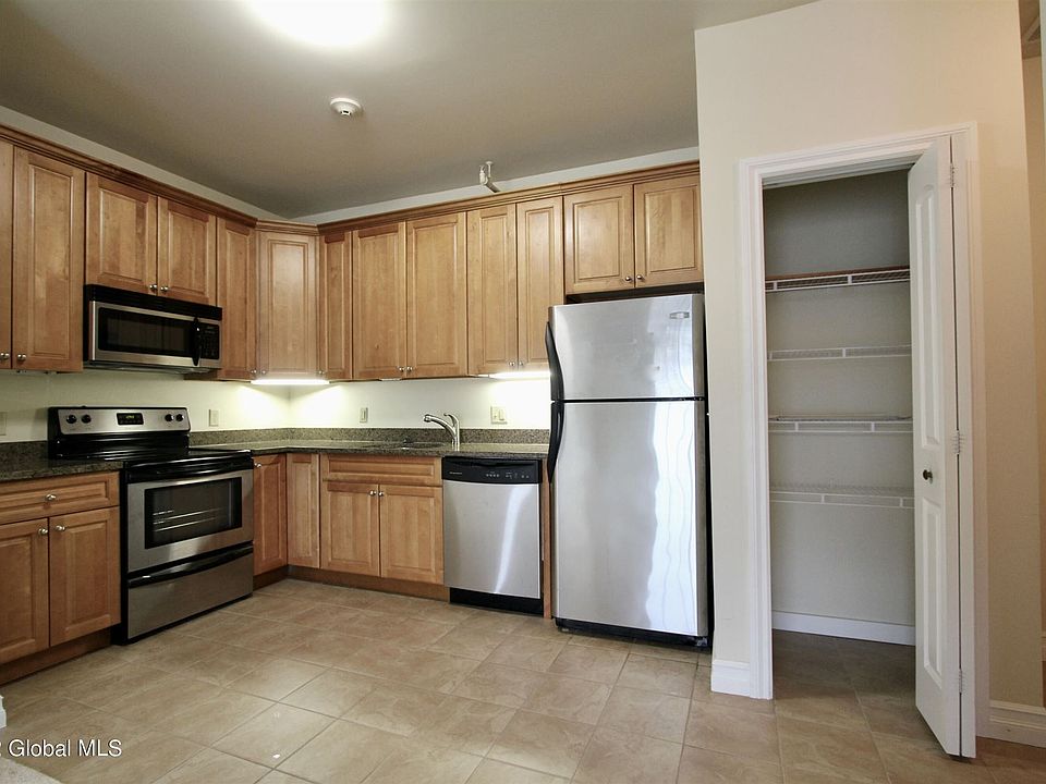 1st image of 8 Wall St APT 418