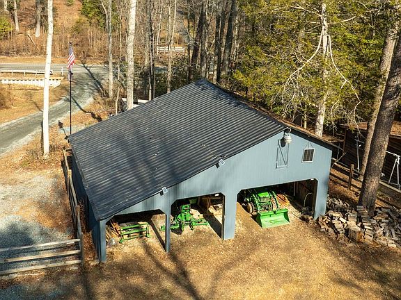 5th image of 794 White Oak Rd