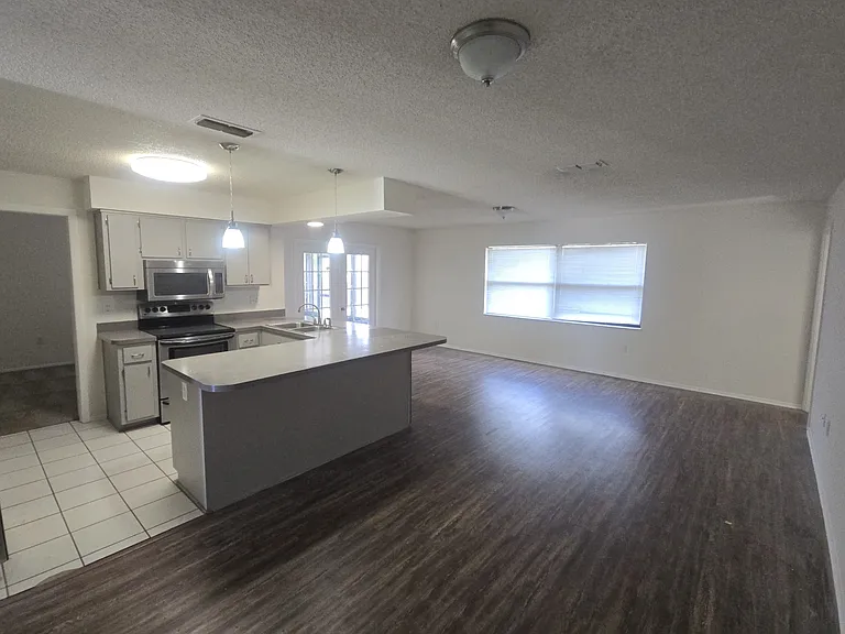 9808 Glen Moor Ln — Photo 6