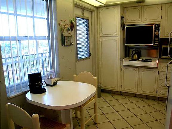 5th image of 3150 N Palm Aire Dr APT 502