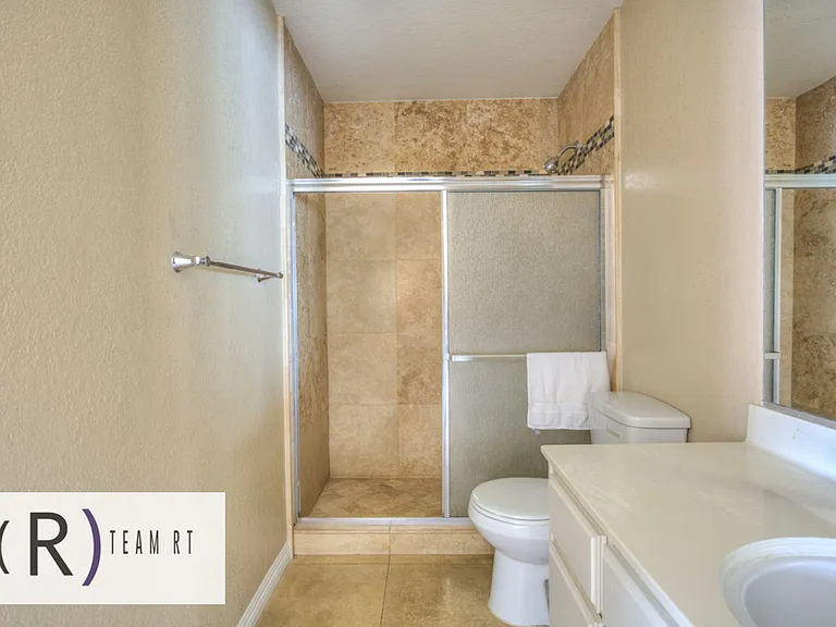 555 Azusa Ave #32 — Photo 21