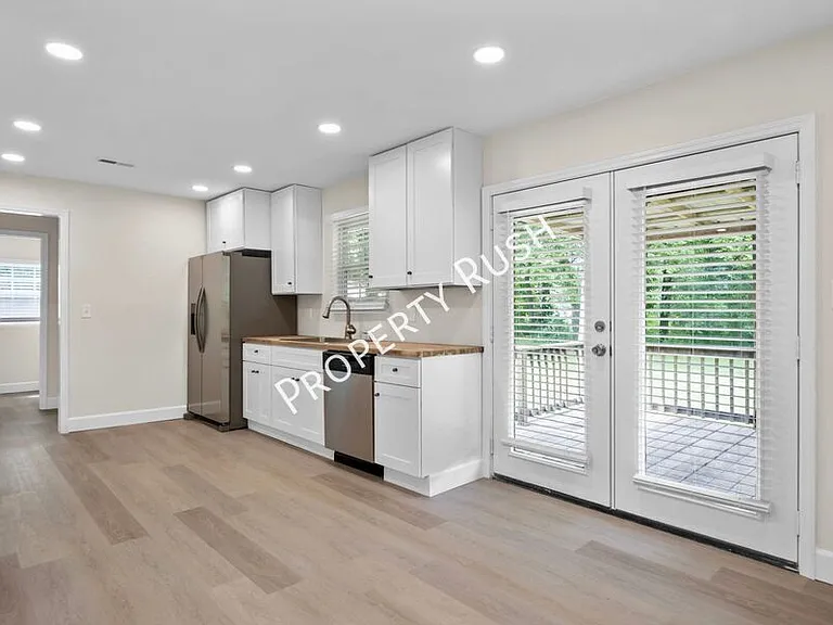 321 Whitmire Cir — Photo 11