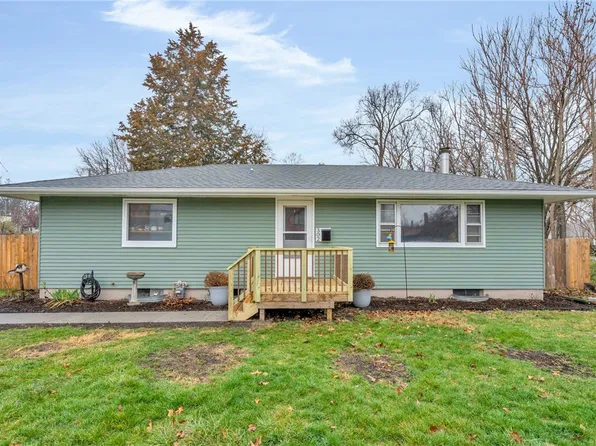 302 S 10th St, Adel, IA 50003