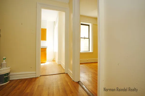 Rented by Norman Raindel, LREB | media 2