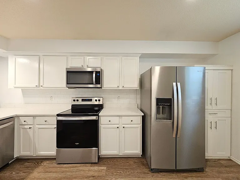 5108 Screaming Eagle Cir — Photo 4
