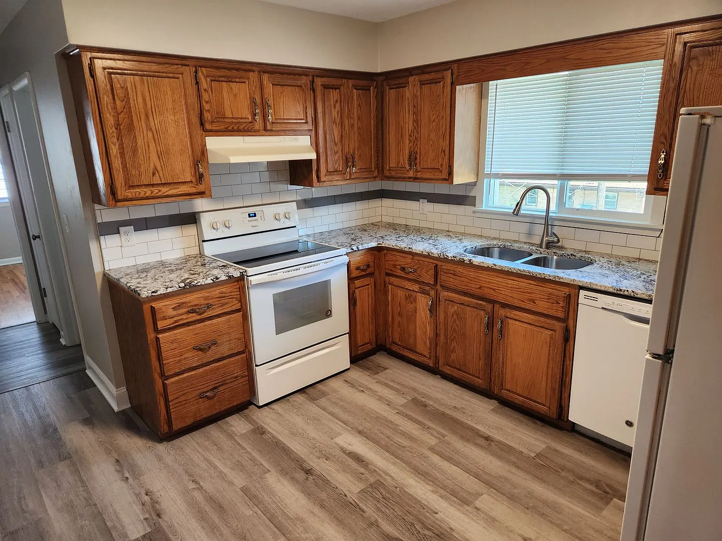 Newly remodeled 4 bed 2 bath — Photo 4