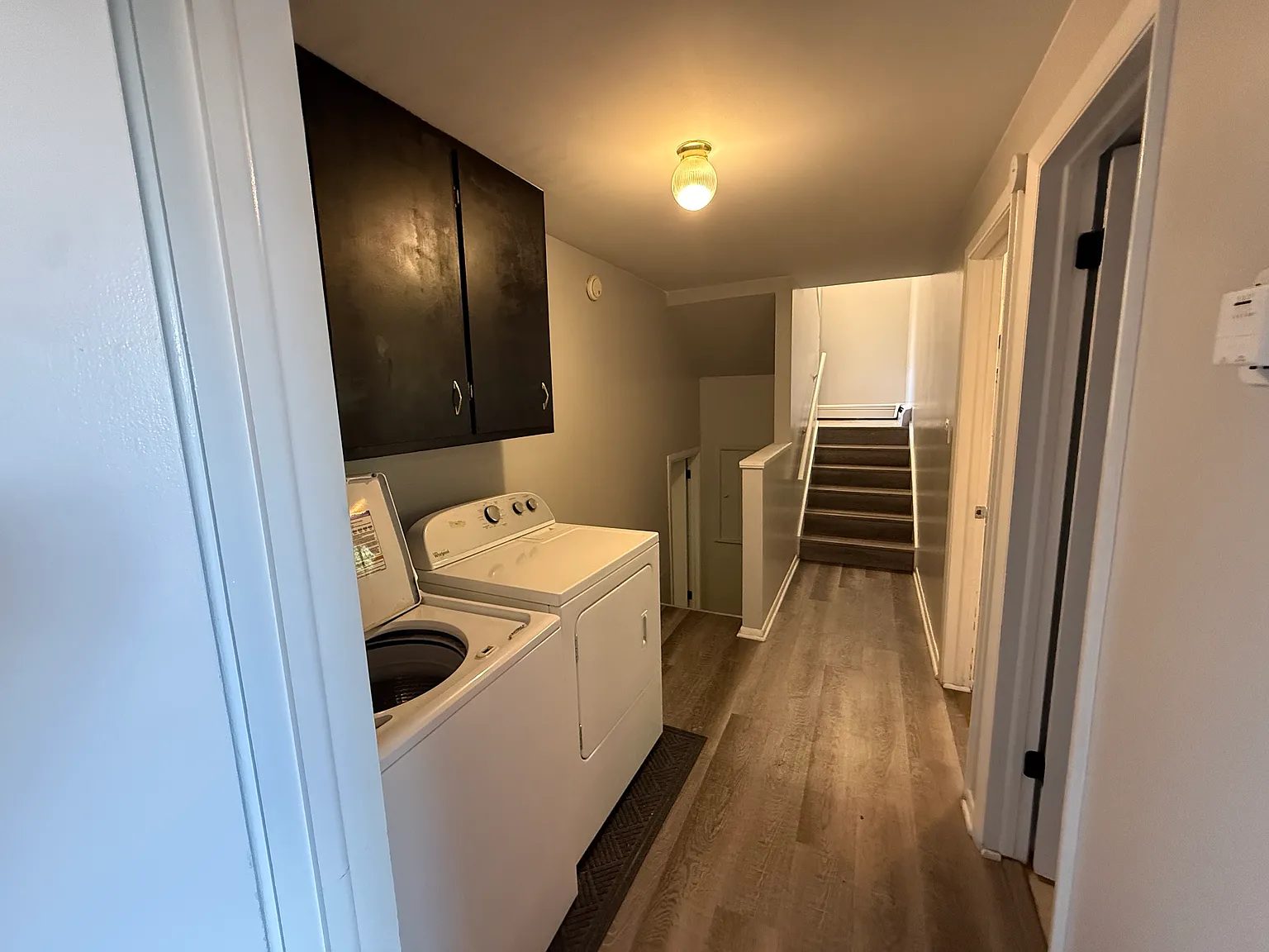 3 bed, 1.5 bath, 1525 sqft, $2,400 — Photo 2