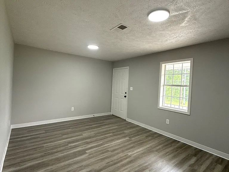1262 Fairground Rd — Photo 4