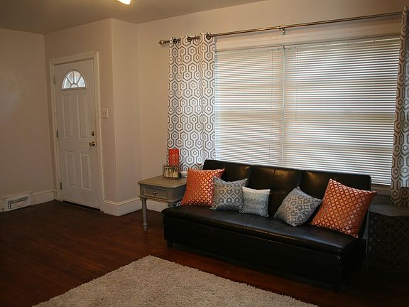 4th image of 117 Magnolia St