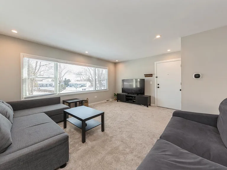 856 E Capri Dr #2 — Photo 2