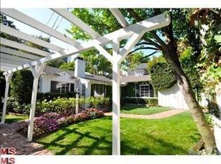2205 N Benedict Canyon Dr, Beverly Hills, CA 90210