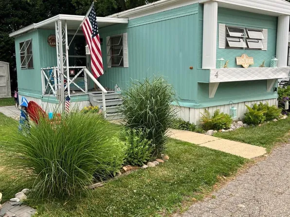 5767 Main St, Lexington, MI 48450