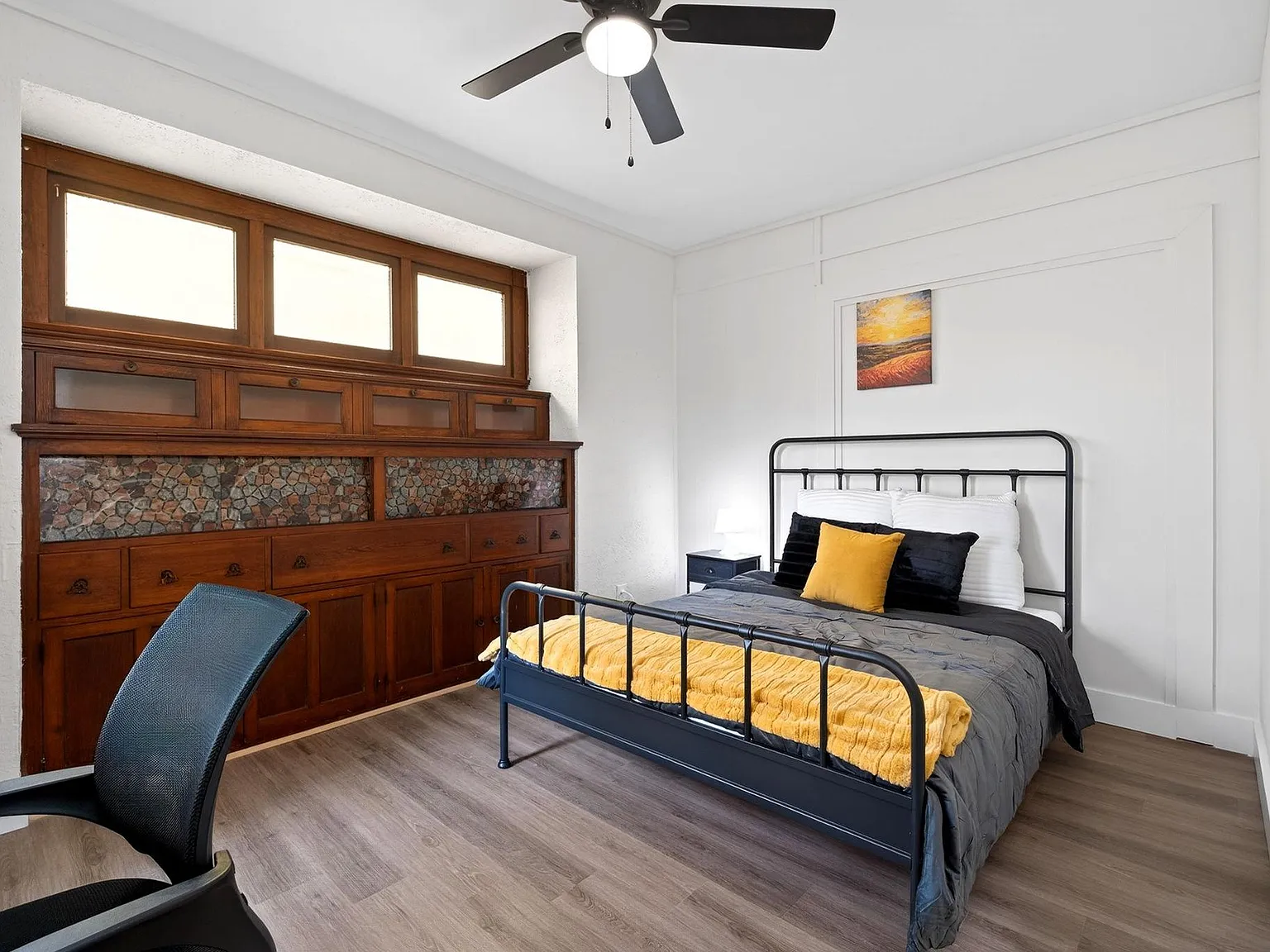 4 bed, 3.0 bath, 1819 sqft, $862 — Photo 1