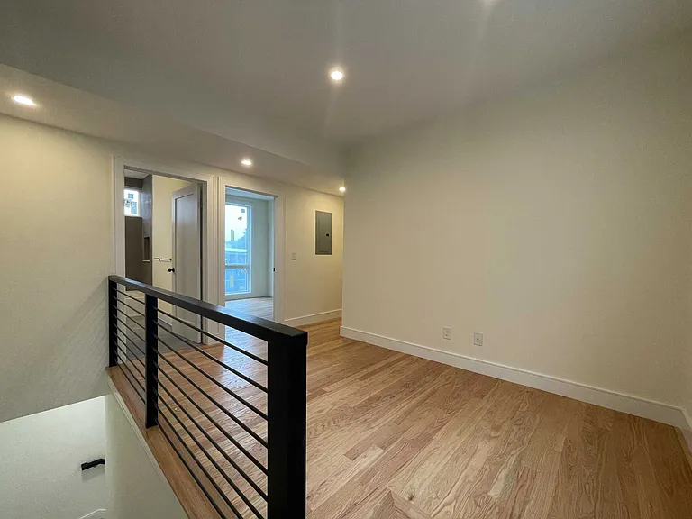 Cameron St — Photo 2