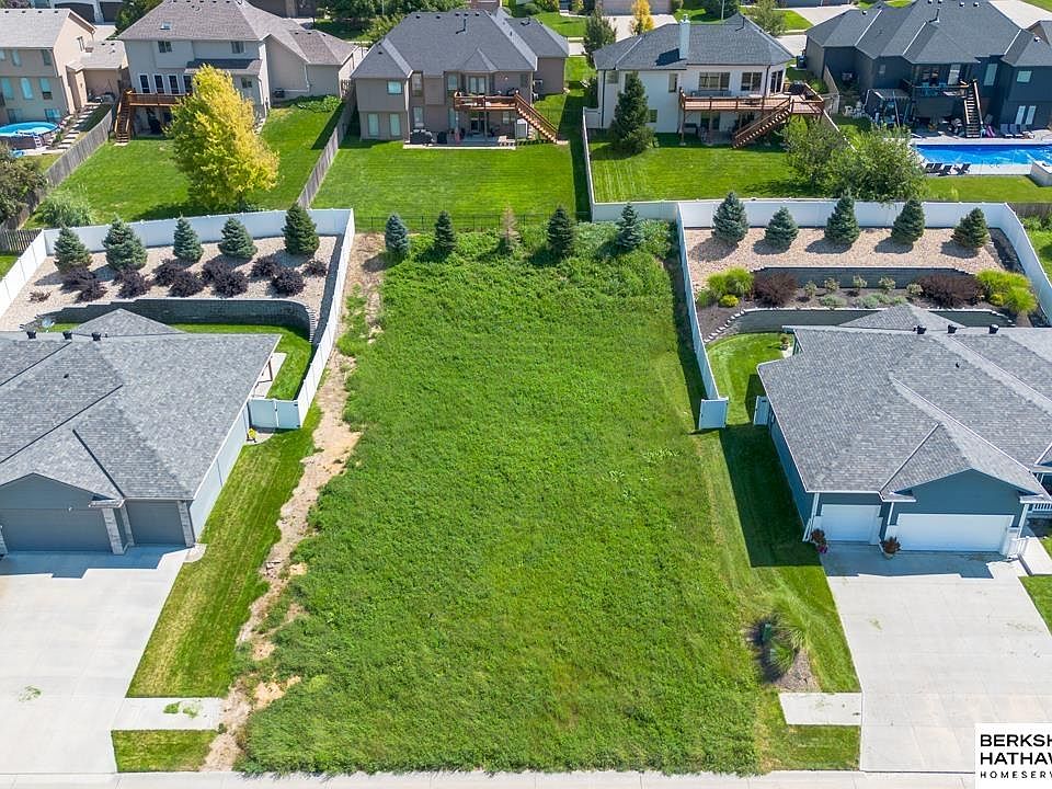 1st image of 8107 N 166th St