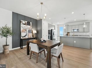 18286 Summit Pointe Dr, Triangle, VA 22172